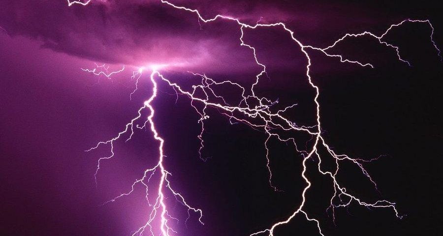 Working Outdoors? Consider These Lightning Safety Tips